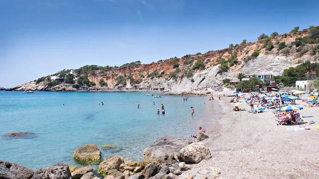 Strand p&aring; Ibiza, hovedbildet i Stavanger Aftenblads sak om usikret forbruksgjeld. Foto: Anders Minge, Stavanger Aftenblad